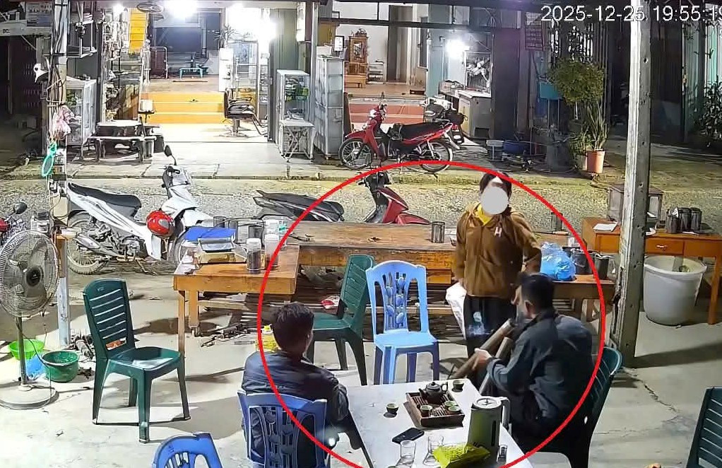 Thông tin mới vụ cầm điếu cày đập vợ, chồng bị đâm tử vong - Ảnh 1.