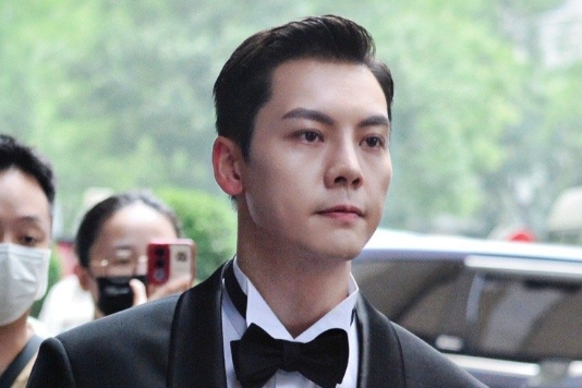 Trần Vỹ Đình thừa nhận cuộc sống 'từng như rơi xuống vực' phía sau ánh hào quang