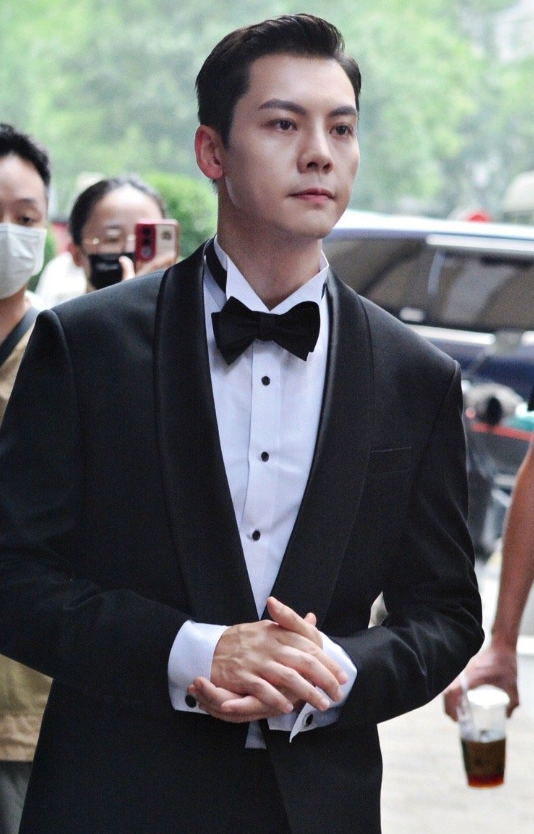 Trần Vỹ Đình thừa nhận cuộc sống 'từng như rơi xuống vực' phía sau ánh hào quang - Ảnh 2