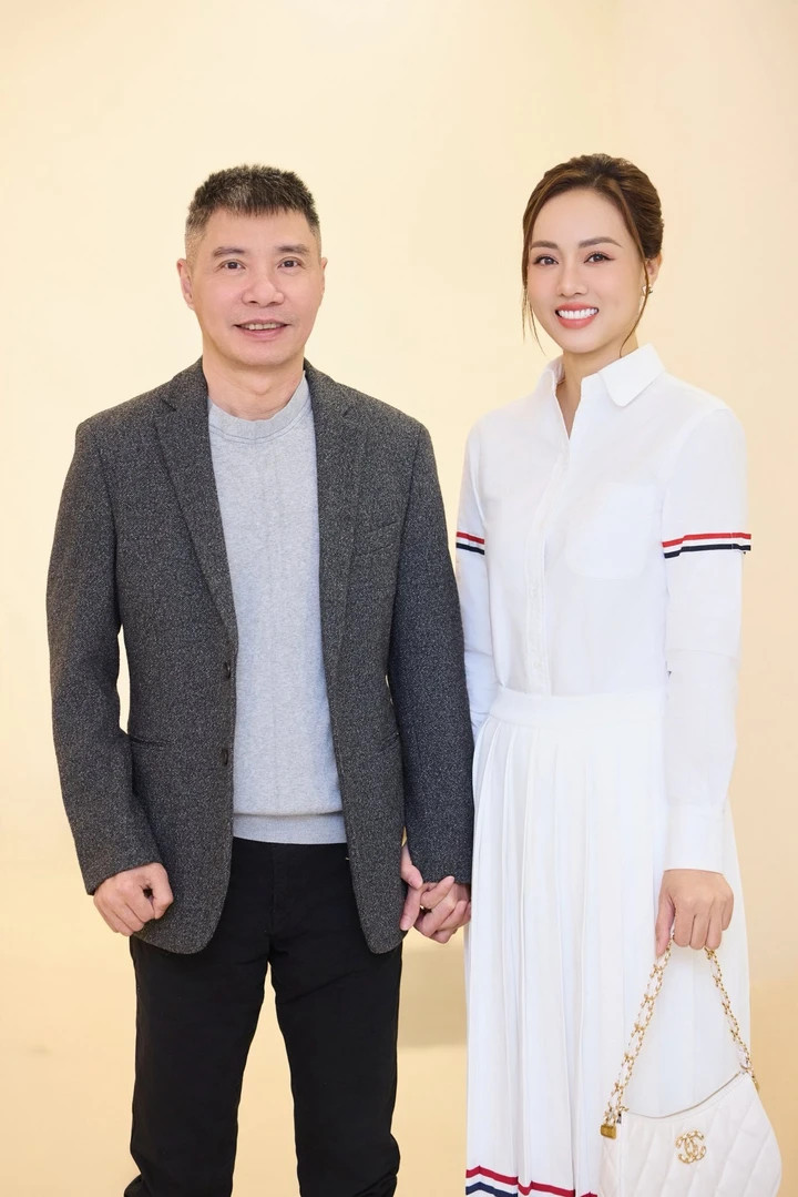 Vợ NSND Công Lý trải lòng về giai đoạn khó khăn.