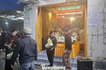 Xót xa đám tang cô giáo trẻ tử vong trong vụ lật xe ở Lào Cai