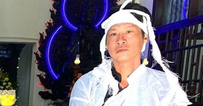 Mẹ Thương Tín 90 Tuổi Lần Đầu Lộ Diện Con Trai Thương Tín Nghẹn Ngào Trong Lễ Cầu Siêu: Cha Tôi Sống Đời Đầy Biến Động