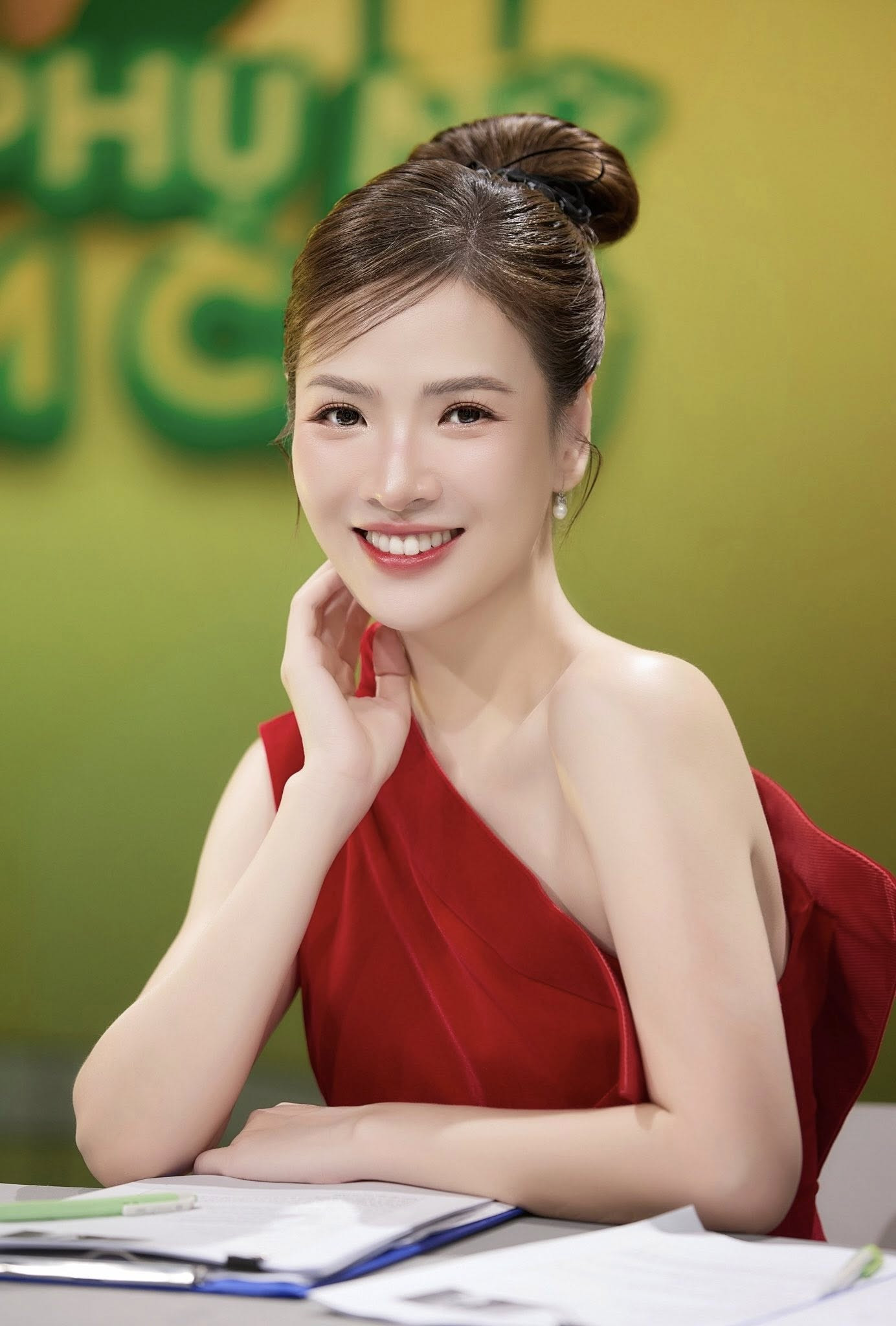 MC Đan Lê kể lại thời thực tập 'không lương', lọ mọ từ mày mò ở VTV - Ảnh 2.