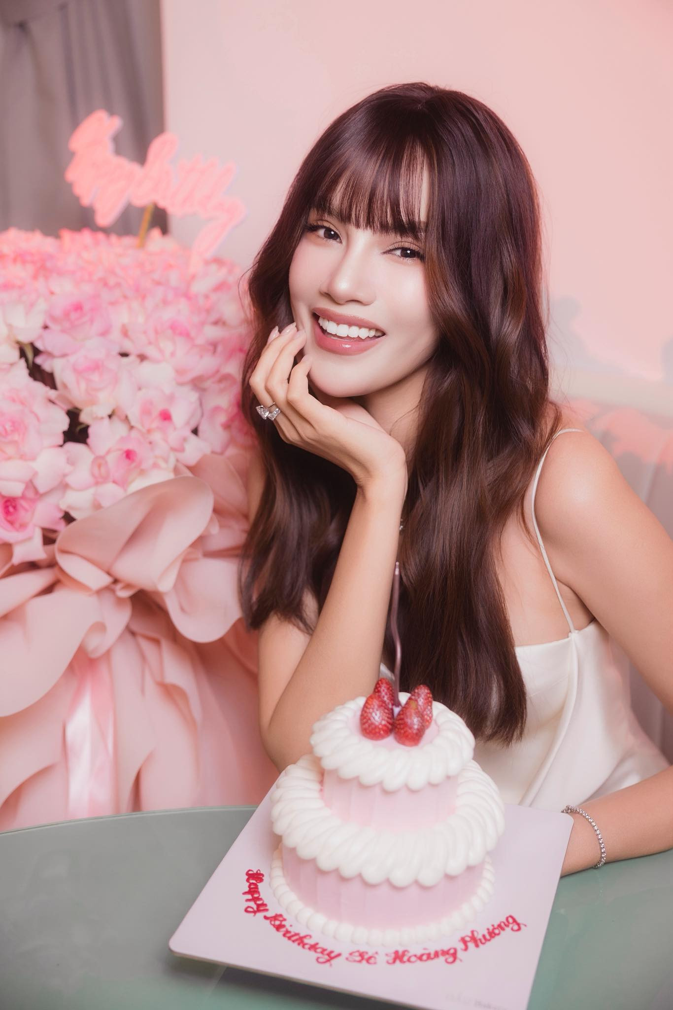 Lê Hoàng Phương khoe sắc vóc đỉnh cao khi bước sang tuổi 30 - Ảnh 3.