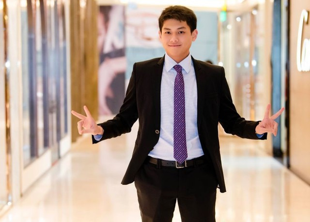 Thân thế gây tò mò của