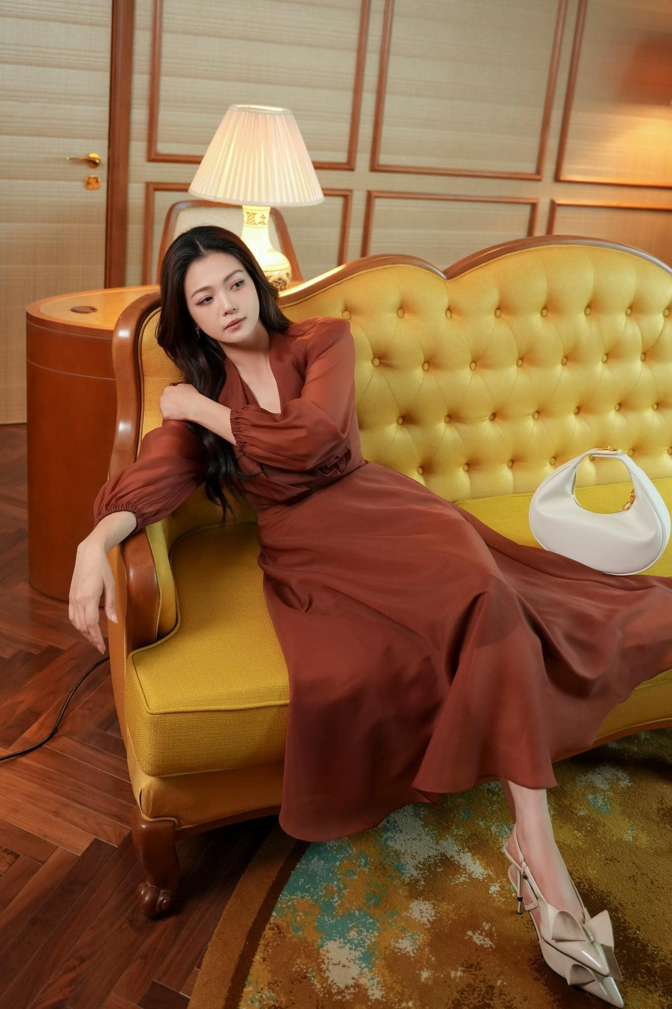 Nữ NSƯT đang gây sốt trong phim phát sóng giờ vàng 'Gia đình trái dấu' tuổi trung niên nhan sắc vẫn rực rỡ - Ảnh 10.