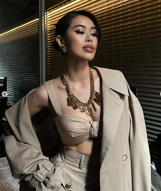 Tiên Nguyễn diện đầm nghìn đô đi đám cưới