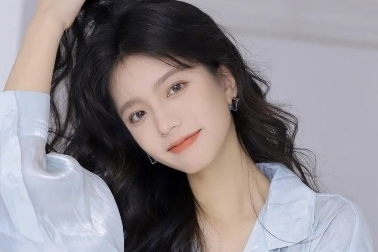 Trúng số độc đắc sau 16h30 chiều nay (30/12/2025), 3 con giáp trúng số tiền rơi vào người, thảnh thơi có của ăn của để