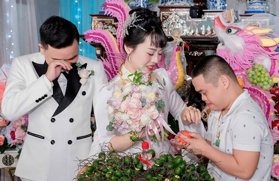 4 khoảnh khắc xúc động lấy nước mắt người xem trong mùa cưới 2025