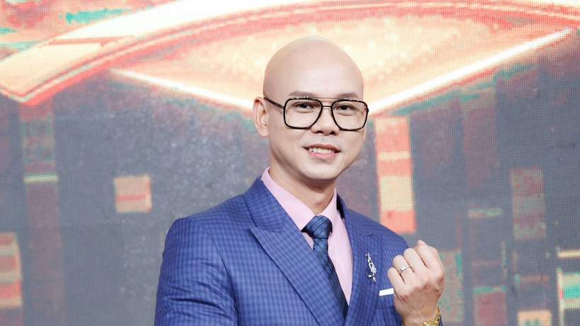 Ca sĩ Phan Đình Tùng