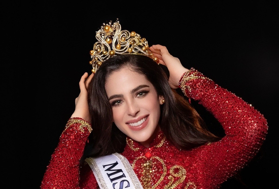 Đương kim Hoa hậu Hoàn vũ bị chê bai