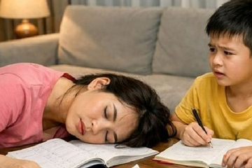 Mẹ ngất xỉu, co giật khi kèm con học, nguyên nhân khiến ai nấy đều giật mình