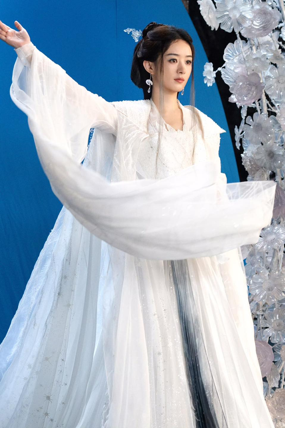 Tạo hình đẹp như tiên nữ của Triệu Lệ Dĩnh trong 'Tiêu Dao' gây bão - Ảnh 4