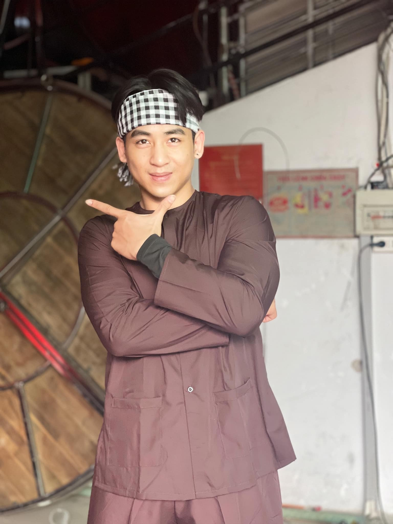 Xin chụp hình với “Hỏa Vương đẹp trai nhất làng xiếc”, 9 tháng sau cô gái “đổi vai” làm vợ- Ảnh 11.