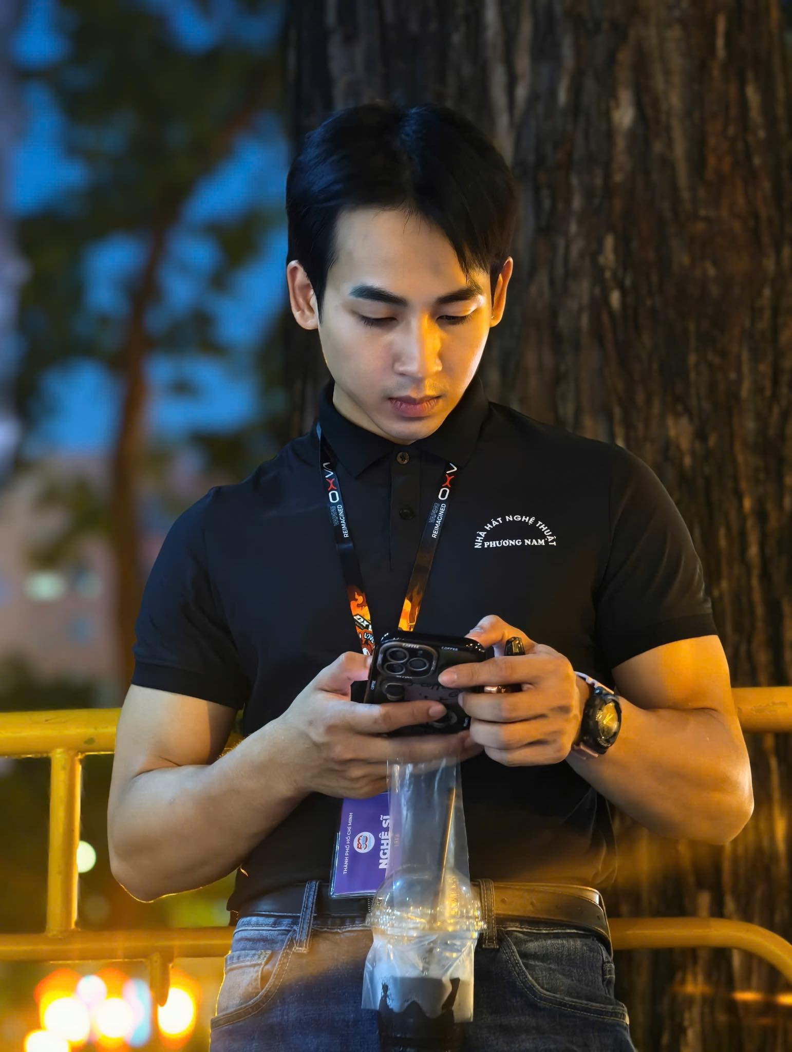 Xin chụp hình với “Hỏa Vương đẹp trai nhất làng xiếc”, 9 tháng sau cô gái “đổi vai” làm vợ- Ảnh 10.