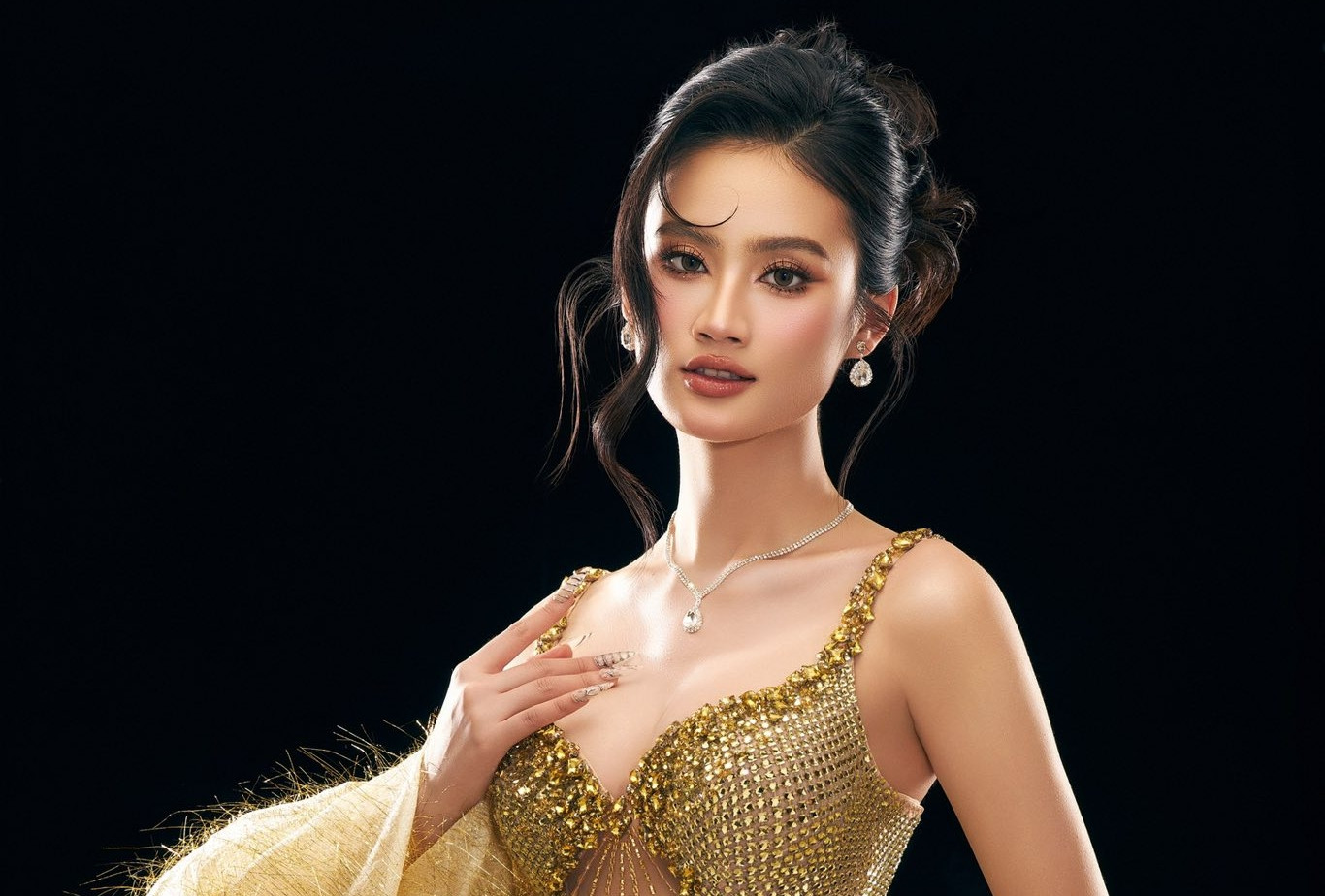 Chiều Cuối Năm, Ý Nhi Gây Chú Ý Khi Đăng Tải Khoảnh Khắc Nhìn Lại Một Năm Đã Qua