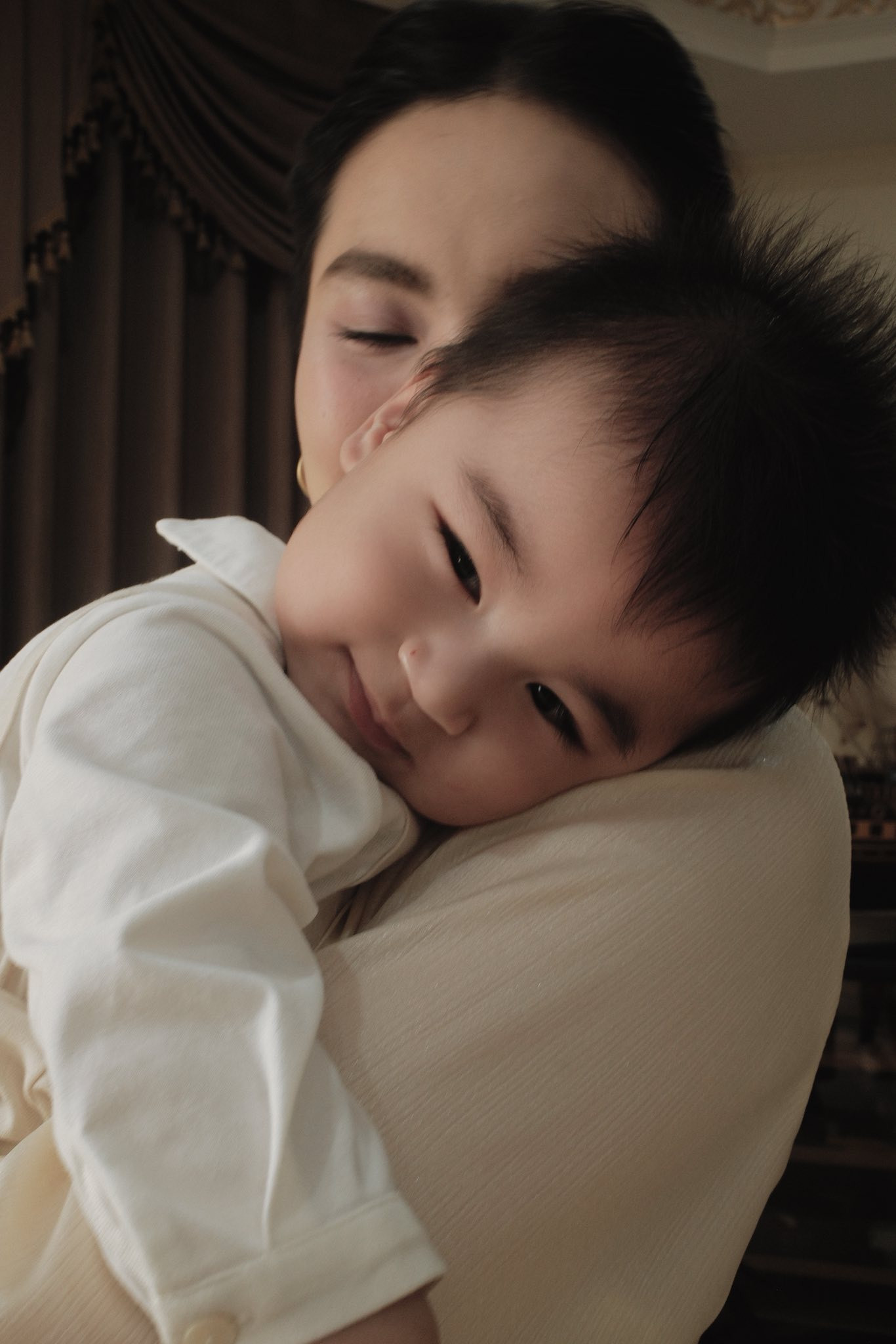 Con trai MC Mai Ngọc gây chú ý trong sinh nhật đặc biệt của mẹ - Ảnh 2.