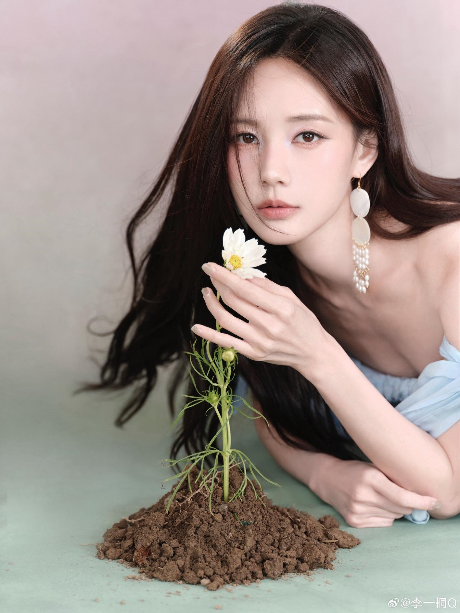 Trúng số độc đắc đúng ngày 1/1/2026, 3 con giáp may mắn đủ đường, làm việc đụng đâu trúng đó, hốt sạch lộc thiên hạ - Ảnh 1