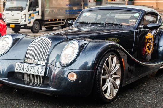 Bắt gặp siêu xe thân gỗ Morgan hàng hiếm của đại gia Hà Nội, giá trị hơn 10 tỷ