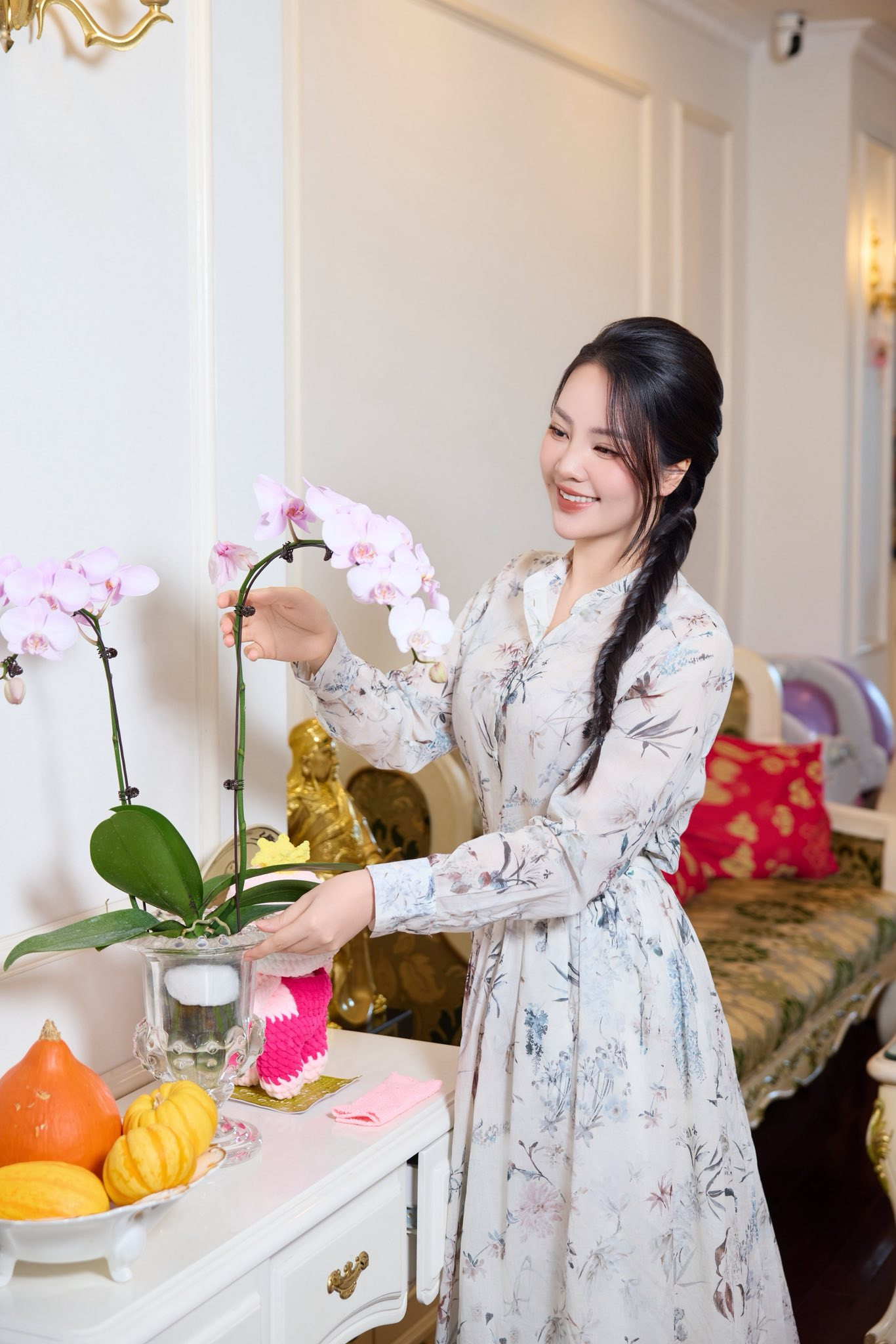 Cuộc sống Á hậu Việt vừa sinh con thứ 2 ở tuổi U40 cho chồng đại gia