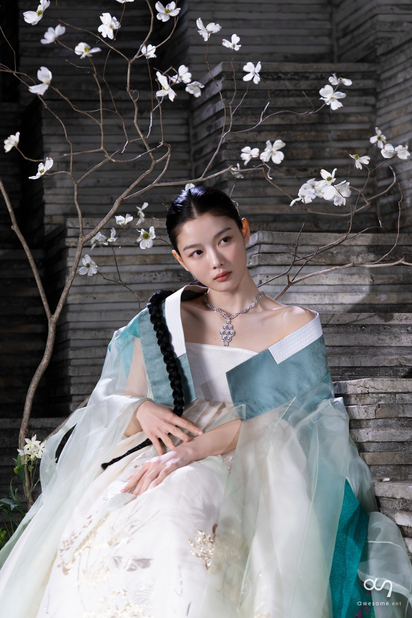 Em gái quốc dân Kim Yoo Jung lột xác ấn tượng ngày càng đẹp chấn động