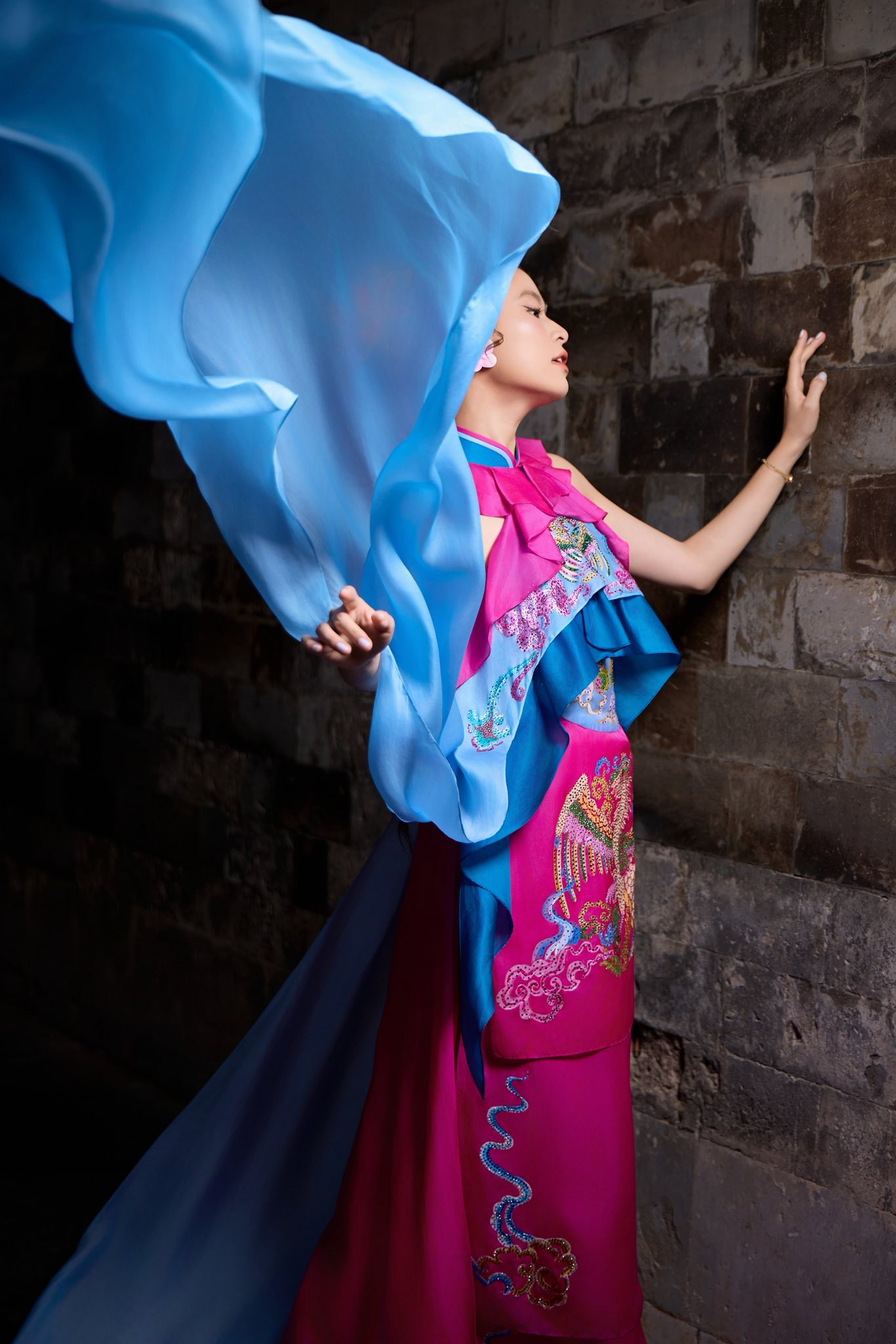 Sắc vóc hiện tại của Hoàng Thùy Linh - Ảnh 5.