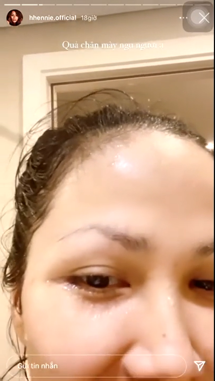 Tiểu Vy HHen Niê và loạt sao nữ gặp sự cố khó đỡ với lông mày