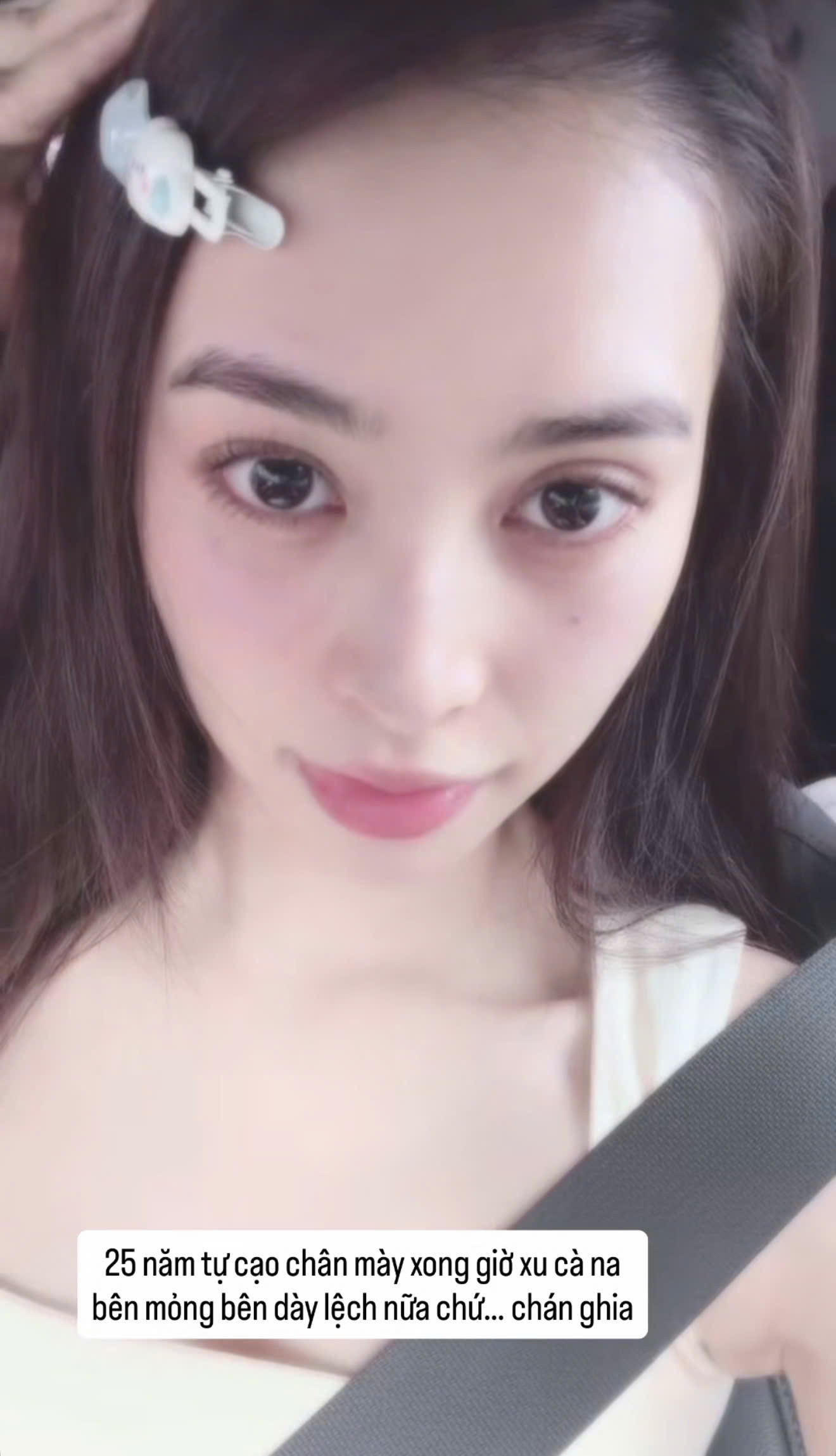 Tiểu Vy HHen Niê và loạt sao nữ gặp sự cố khó đỡ với lông mày