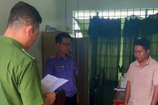 Bắt cán bộ 'rút ruột' 500 triệu đồng quỹ Mặt trận Tổ quốc