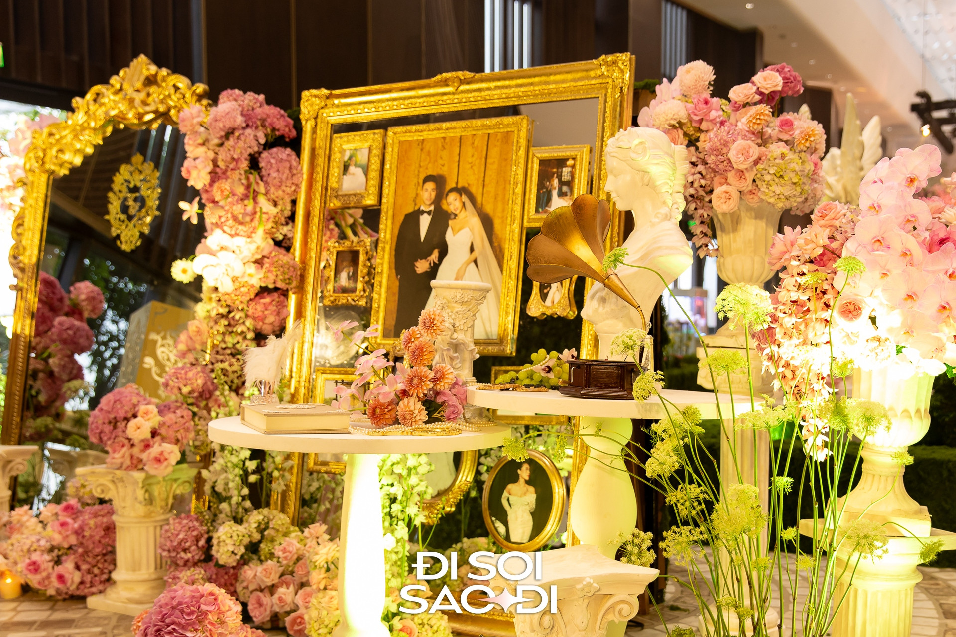 Choáng ngợp tiệc cưới sang chảnh chuẩn con nhà giàu của Tiên Nguyễn