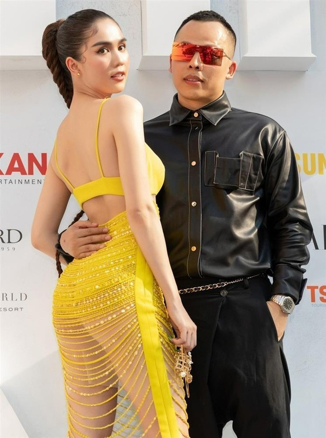 Vũ Khắc Tiệp  Ngọc Trinh ngó lơ tại sự kiện