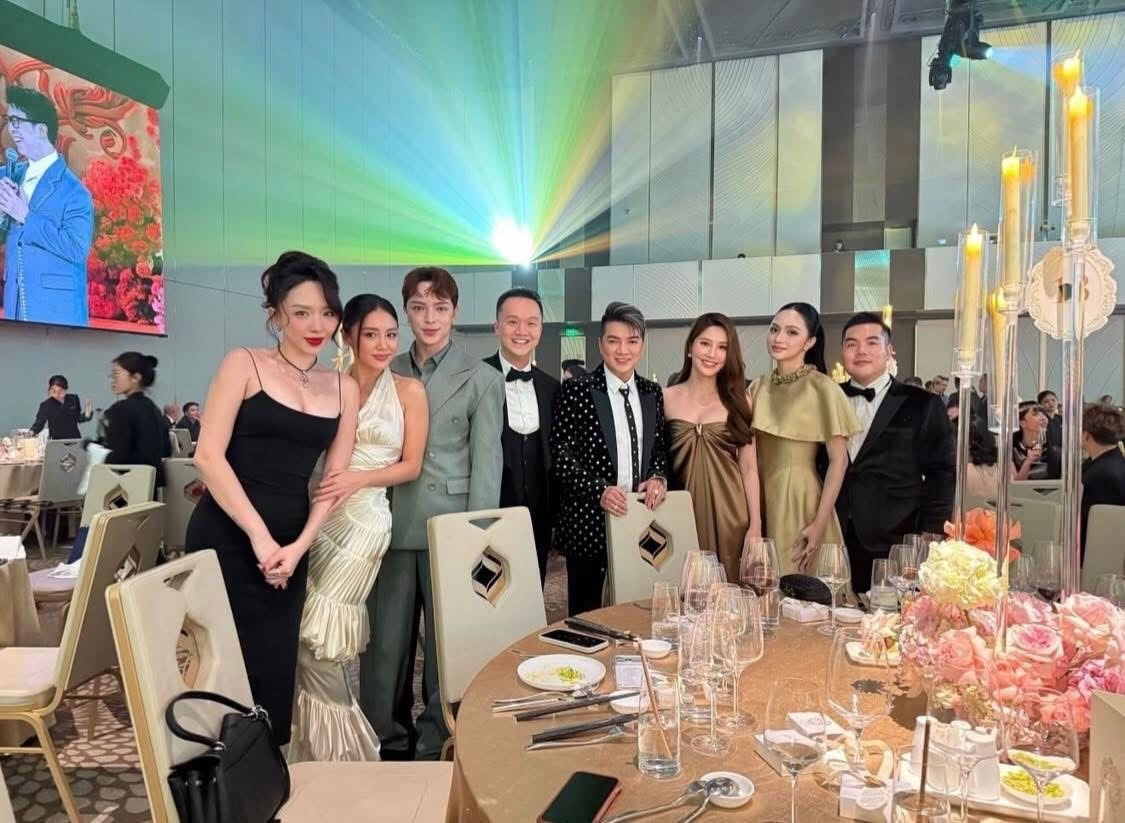 3 ca sĩ đình đám hát trong đám cưới Tiên Nguyễn là những ai