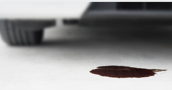 9 lý do khiến ô tô của bạn bị rò rỉ dầu và cách xử lý