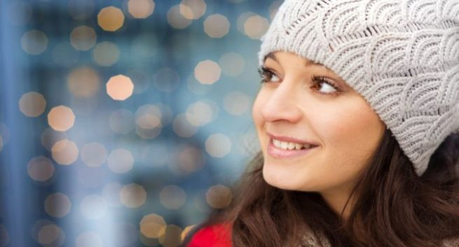 Chăm sóc tóc mùa đông khỏe đẹp bất chấp thời tiết - Ảnh 2.