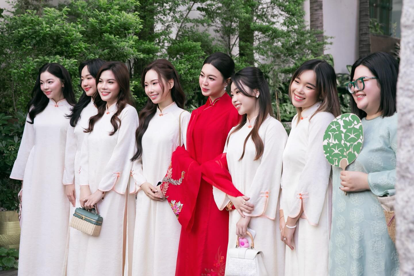 Cô dâu gia tộc nghìn tỷ tung ảnh cưới hoành tráng trong hôn lễ với thiếu gia Phan Hoàng