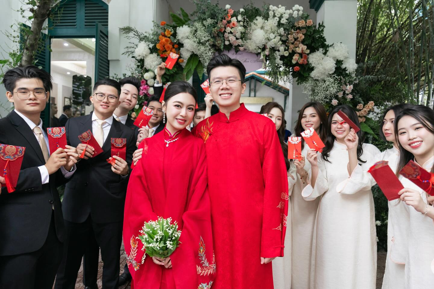 Cô dâu gia tộc nghìn tỷ tung ảnh cưới hoành tráng trong hôn lễ với thiếu gia Phan Hoàng