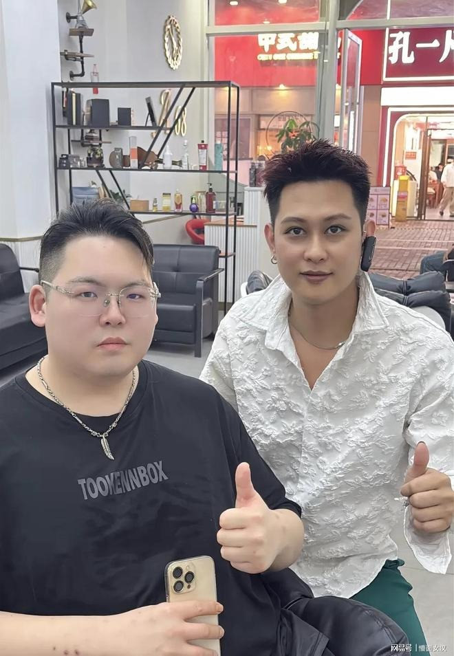 Con trai kín tiếng của ông trùm Hong Kong ngoại hình khiến ai cũng ngỡ ngàng