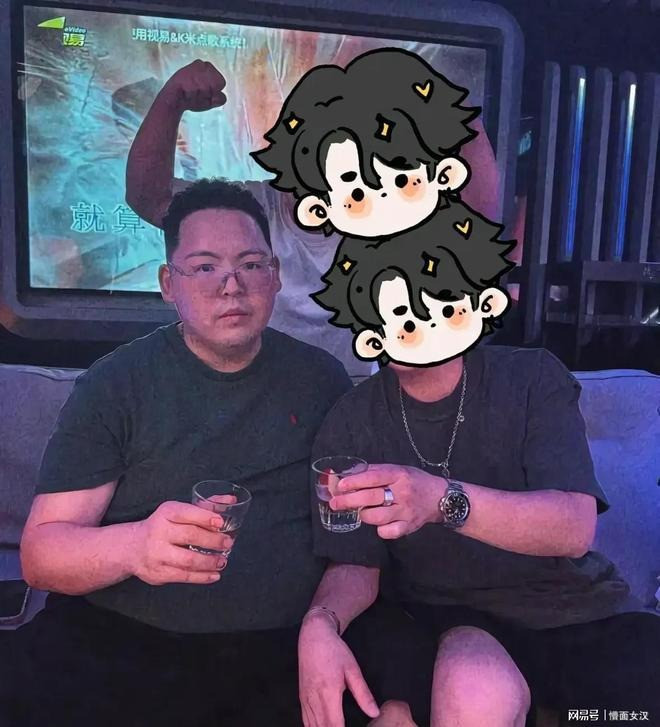 Con trai kín tiếng của ông trùm Hong Kong ngoại hình khiến ai cũng ngỡ ngàng