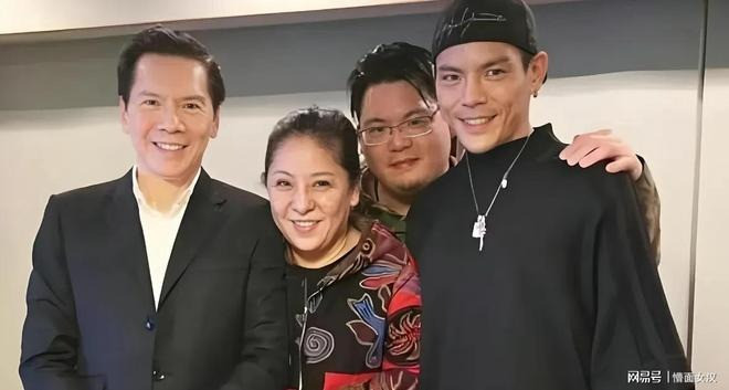 Con trai kín tiếng của ông trùm Hong Kong ngoại hình khiến ai cũng ngỡ ngàng