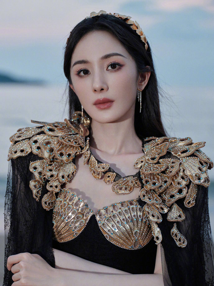 Kể từ ngày mai, thứ Ba 9/12/2025, 3 con giáp sự nghiệp hanh thông như 'cá chép hóa Rồng', rung đùi hưởng lộc, tiền tài ngập lối - Ảnh 1