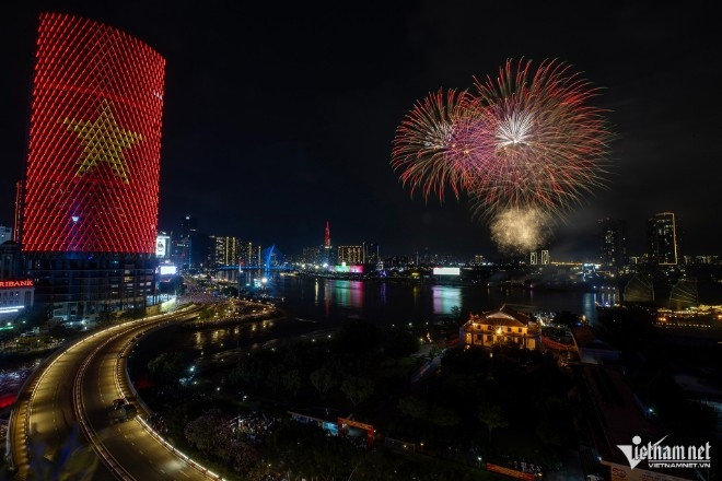 TPHCM bắn pháo hoa tại 4 điểm chào đón năm mới 2026