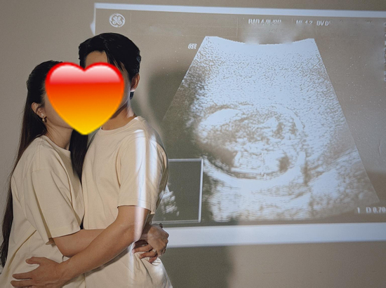 Á hậu đình đám Vbiz thông báo có tin vui sau 1 tháng kết hôn