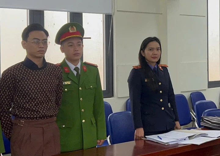 Bắt giam 'tổng tài' chỉ đạo đánh người ở quán cà phê Hà Nội - 1