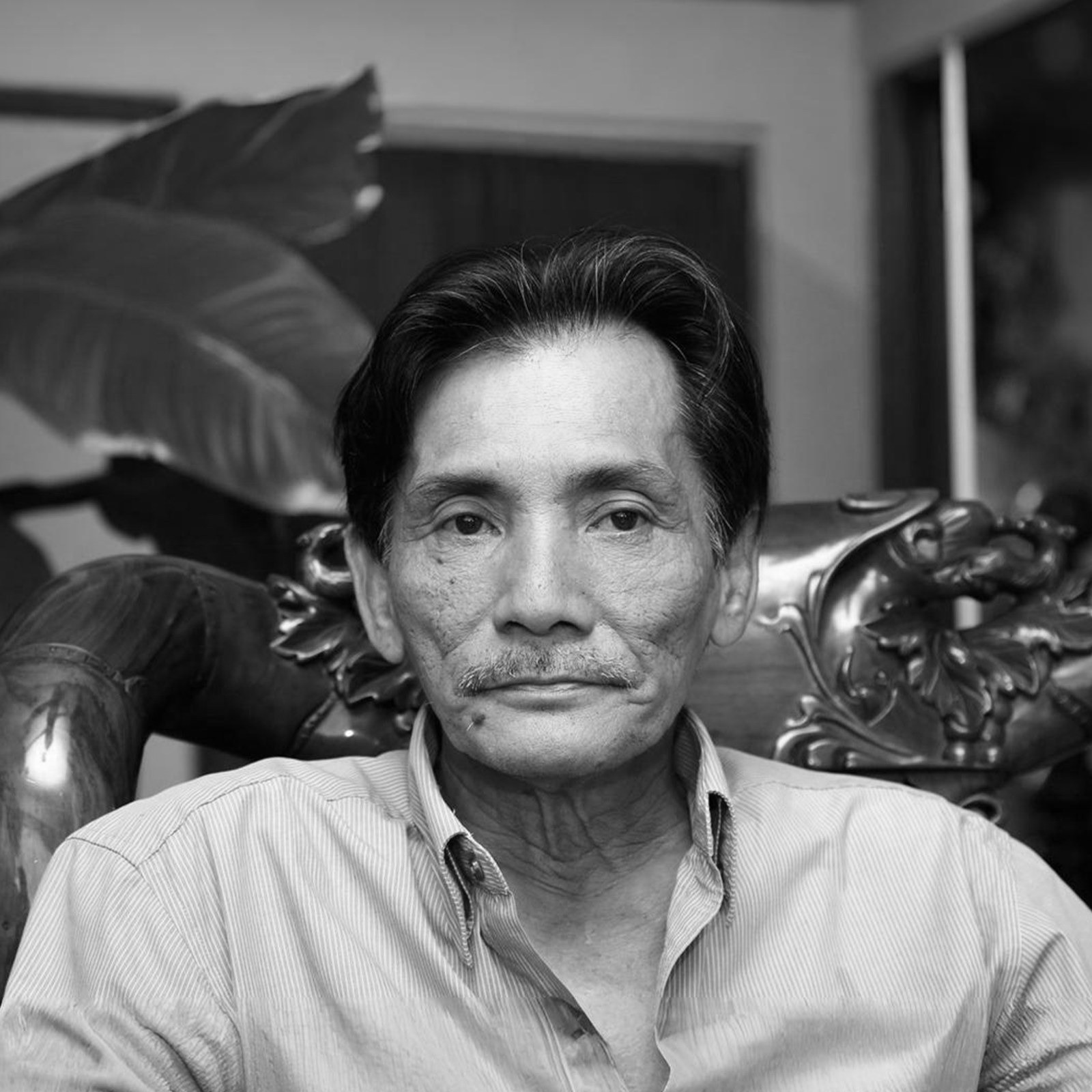 Hình ảnh hiếm hoi của con gái Thương Tín về chịu tang cha