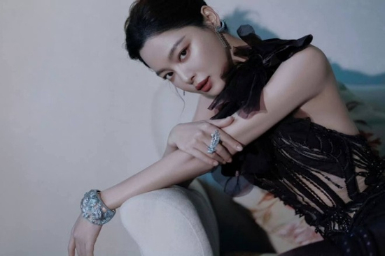 Mỹ nhân lập lại trật tự giới giải trí năm 2025