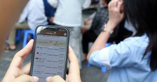 Người dùng chia sẻ kinh nghiệm tránh bị ngân hàng thu phí tài khoản khi không đạt số dư tối thiểu