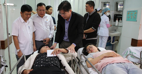 Người thoát chết kể giây phút xe gia đình đi đám cưới gặp nạn trên cao tốc