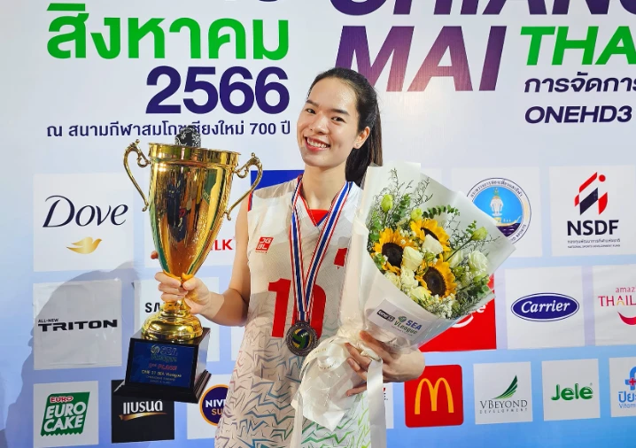 Lê Thanh Thuý góp mặt ở đội tuyển bóng chuyền nữ Việt Nam trong giai đoạn thành công, giành nhiều danh hiệu trong nước và quốc tế.