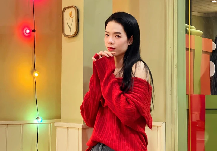 Tại SEA Games 33, phụ công sinh năm 1995 lần đầu tiên được giao nhiệm vụ cầm cờ cho đoàn thể thao Việt Nam trong lễ khai mạc.