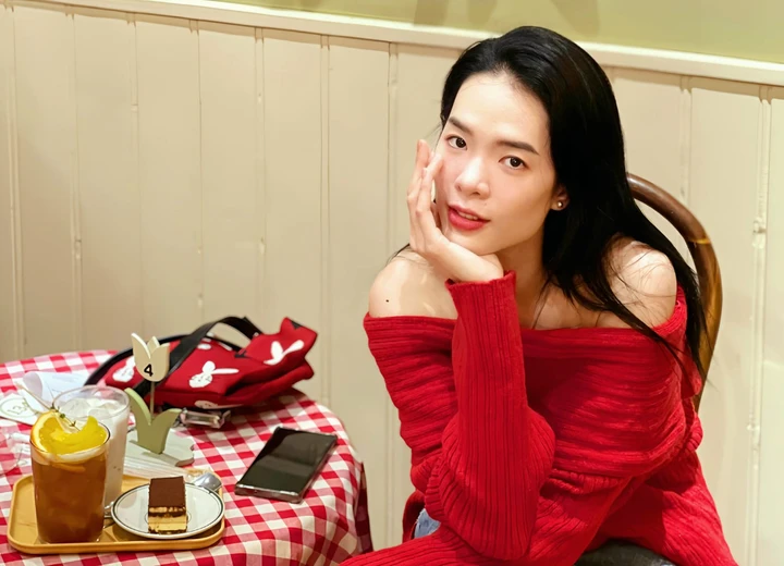 Chiều cao 1m80 cũng là điểm nhấn giúp nữ vận động viên bóng chuyền này nổi bật ở ngoài sân đấu.